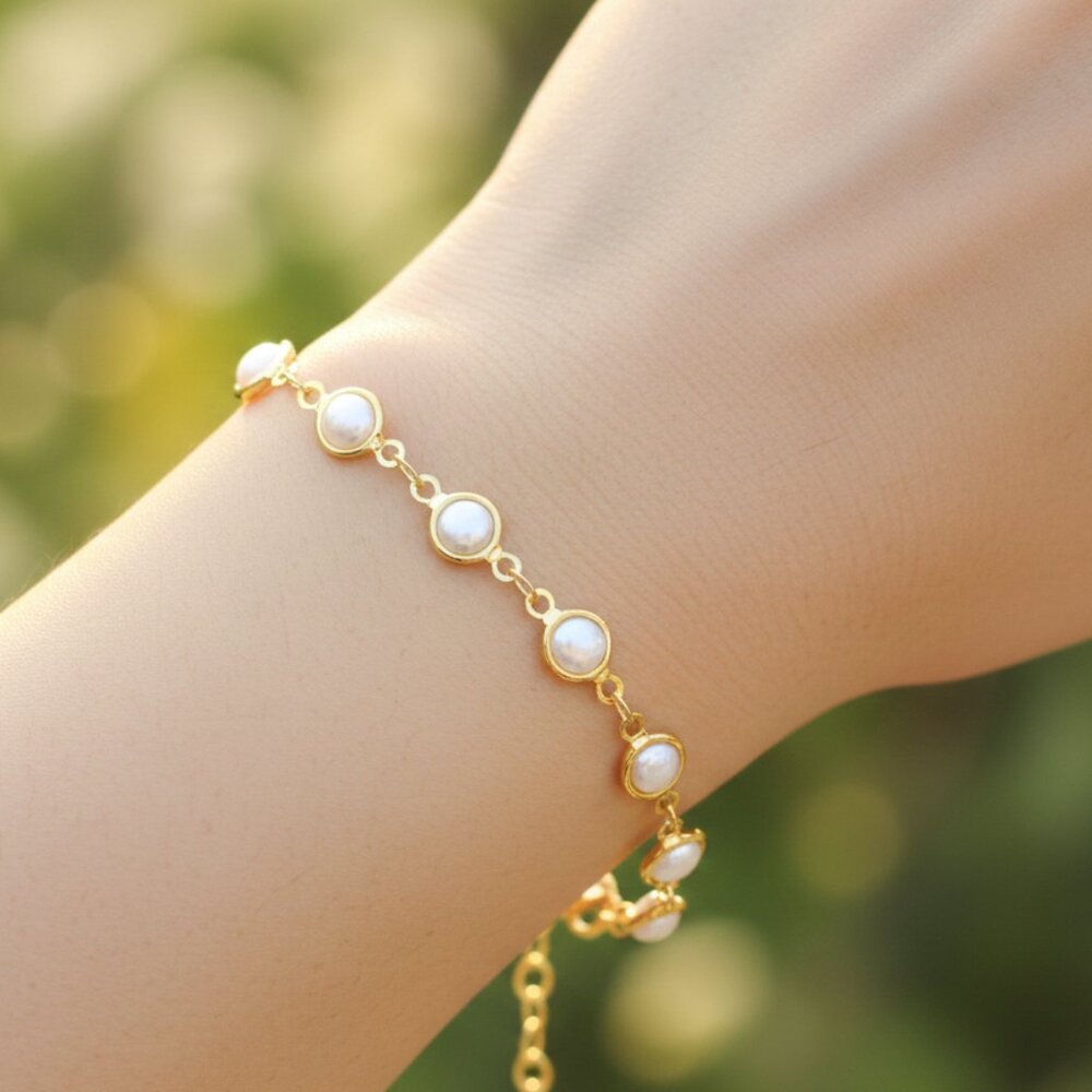 "Trendy Handmade Bracelet – A Stylish Gift for Women & Girls, MAR091104